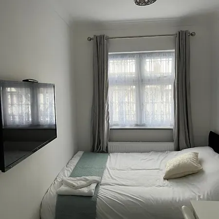Starlet Property Wanstead Exterior foto